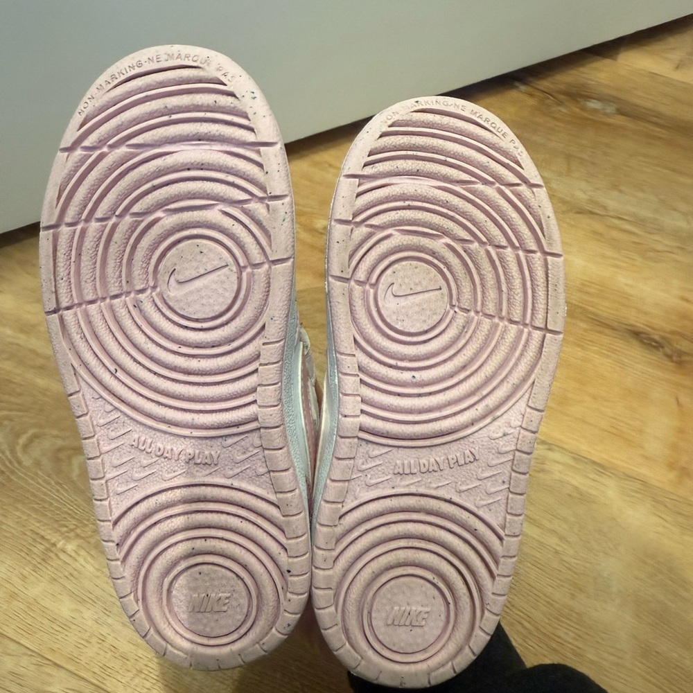 Nike Kids Sneakers - White and Pink - Picture 3 of 3